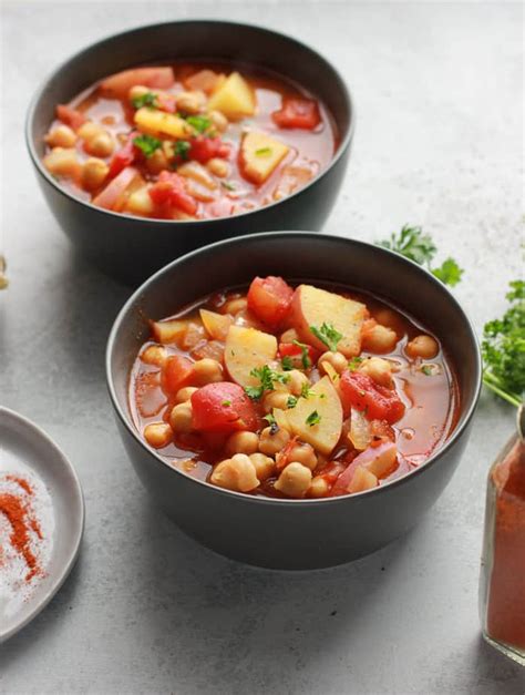 Lower the heat and allow the soup to simmer for about 20 minutes, just long enough to soften up the chickpeas a bit. Moroccan Chickpea Soup - I Heart Vegetables