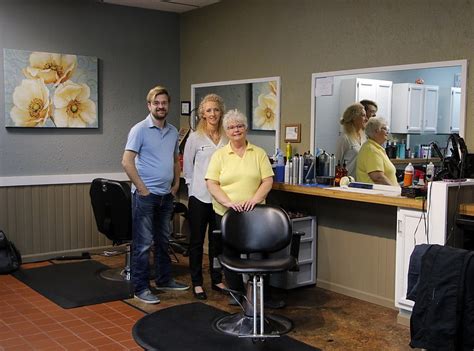 Bizbeat Hairstylists Honor Late Coworker With New Salon Jefferson