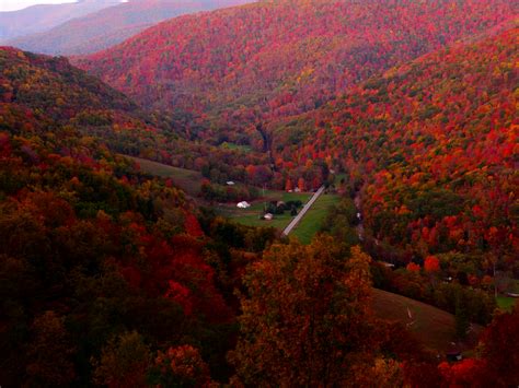 Autumn Mountain Village Scene Mountain Views Free Nature Pictures By