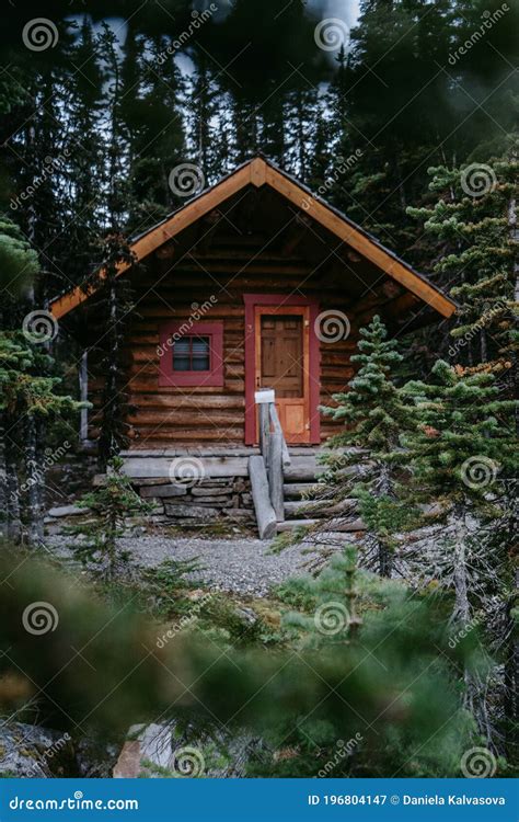 Wooden Cabin On Shore Of Lake Ohara Bc Canada Stock Image Image Of