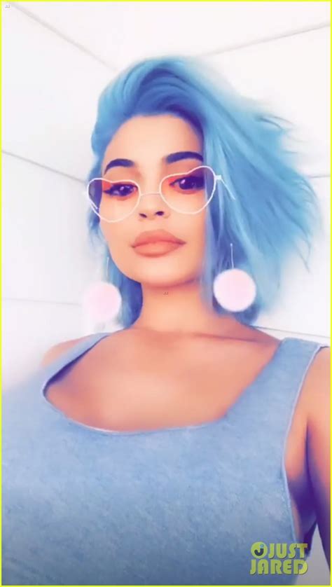 Kylie Jenner Debuts New Blue Hair In Time For The New Year Photo 4203843 Kylie Jenner Photos