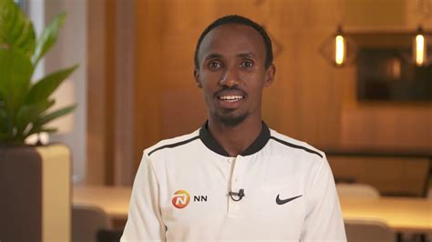 Aug 06, 2021 · abdi nageeye hoefde om die reden ook niet lang na te denken over zijn volgende bestemming, toen hij kort na de voor hem teleurstellend verlopen marathon van valencia in december vorig jaar besloot. Abdi Nageeye moedigt deelnemers NN Zevenheuvelenloop aan ...