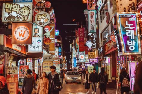 6 Things To Do In Jongno Seoul From Insadong To Myeongdong Insadong Seoul Nightlife What To Do