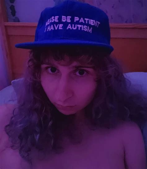 𝓑𝓵𝓾𝓮 𝓔𝔂𝓮𝓼 𝓦𝓱𝓲𝓽𝓮 𝓓𝓲𝓬𝓴𝓰𝓲𝓻𝓵 On Twitter Rt Nominalnaomi The Hat Stays On During Sex