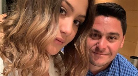 Tras la salida del productor pablo alvarado, esta vez se se suma la integrante del jurado y cantante denise rosenthal, quien habría confirmado su salida hace unos días por razones profesionales. Hija de Pamela Díaz y Manuel Neira tiene futuro en la ...