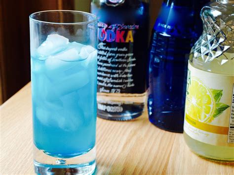 10 Delicious Blue Curaçao Cocktails The Bay
