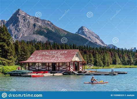 The Boat House At The Famous Maligne Lake Editorial Stock Photo Image Of Canadian Outdoor