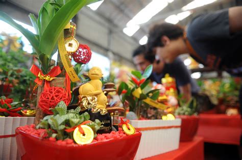 The reason is simple because some of the lucky plants and flowers are symbols of wealth and abundance, health and longevity, good luck and career. Chinese New Year | Harmony Truck