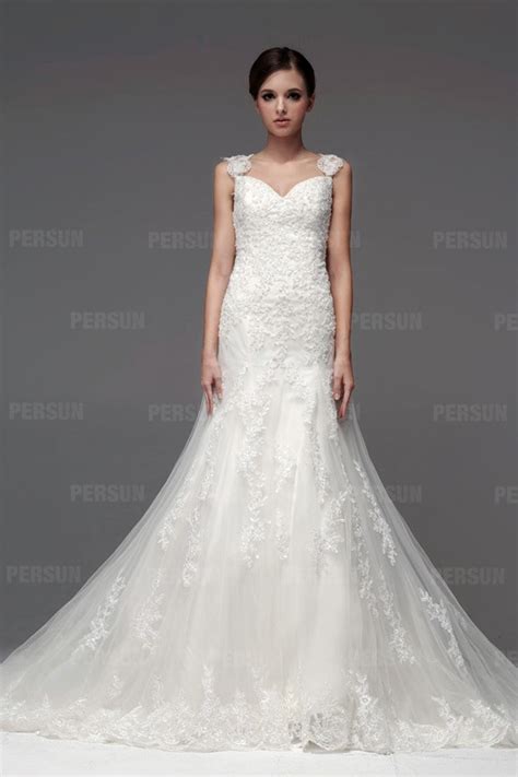 Auch wenn sie brautkleider online mit spitzenärmel kaufen möchten, sind sie bei the beautiful bride shop genau richtig. Exquisites Applikation Perlen Träger Brautkleid mit ...