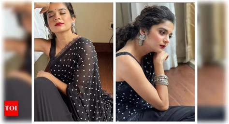 mithila palkar looks ethereal in a classy black saree see pics marathi movie news times of