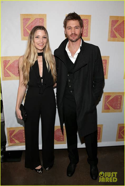 Chad Michael Murray S Wife Sarah Roemer Reacts To Sophia Bush S