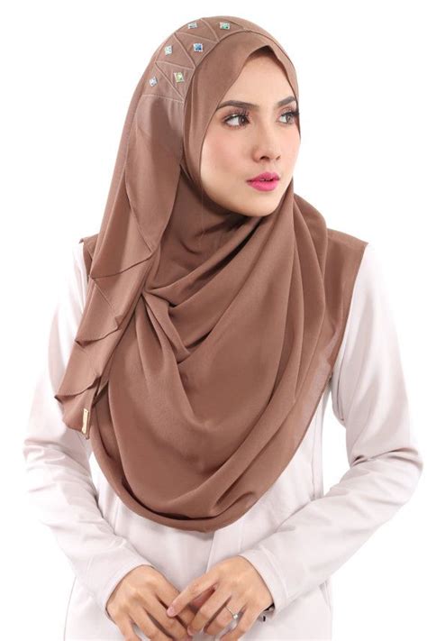 instant hijab slip on carmila aida naim instant shawl by instant hijab fashion hijab scarf