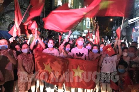 Vtc now | thủ tướng nguyễn xuân phúc vừa ban hành chỉ thị 19 về giãn cách xã hội, tiếp tục dừng các hoạt động đông người, tạm đình chỉ hoạt động các cơ sở. .: VGP News :. | Toàn tỉnh Hải Dương thực hiện theo Chỉ ...