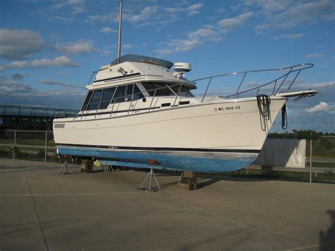 1986 Bayliner 3270 Power Boat For Sale