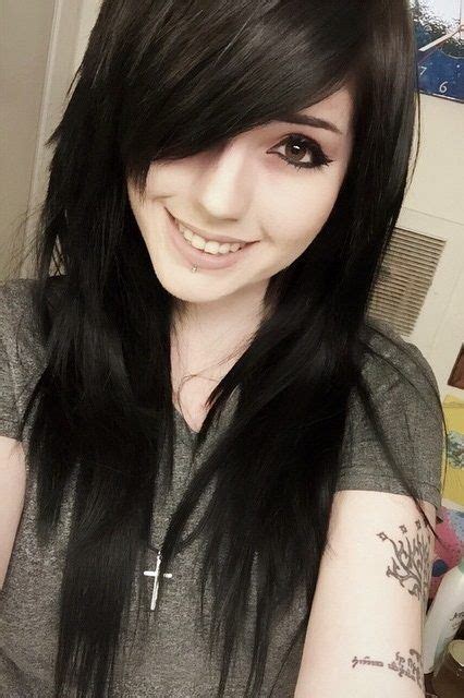 Pin By Paige Grisham On Emo Girls In 2020 Emo Girl Hairstyles Emo