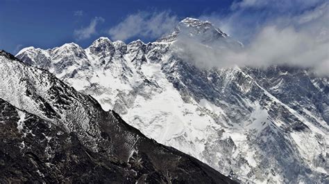 How Tall Is Mount Everest For Nepal Its A Touchy Question The New