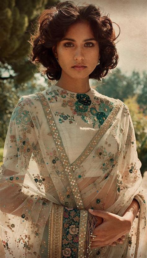 sabyasachi mukherjee india ropa hippie mujer trajes indios diseños de blusa