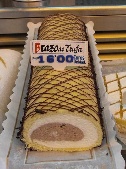 Pan di spagna al cacao. Dolci tipici | Guida di Madrid