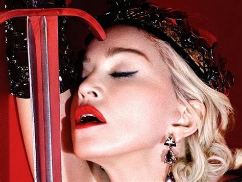 Madonna Pulls Down A Female Fan S Top And Exposes Her Bare Breast Dgtl