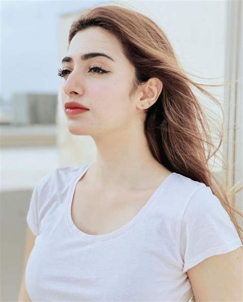 Latest Beautiful Pictures Of Actress Nawal Saeed Xoom In 2022