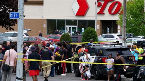 buffalo shooting mass shooting at supermarket was a racist hate crime police say cnn