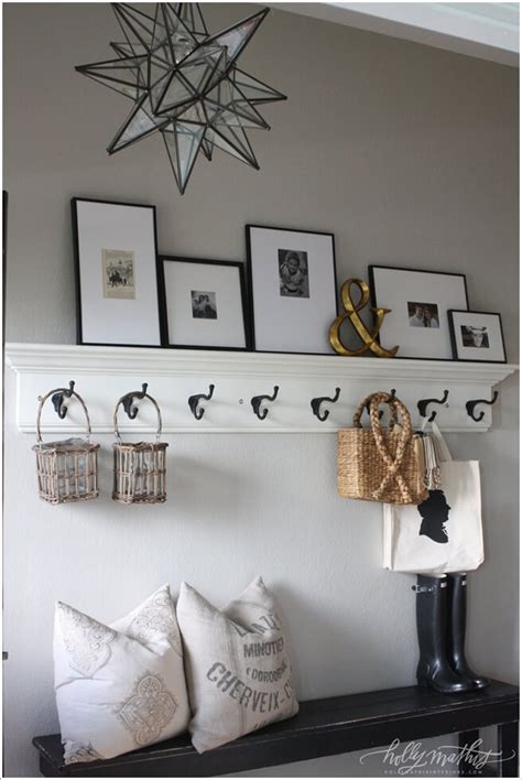 10 Chic Ways To Decorate Your Entryway Wall