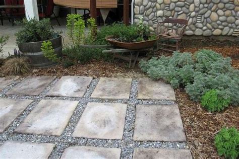 See more ideas about backyard landscaping, backyard, landscape design. Using stepping stones and gravel to create a simple patio ...