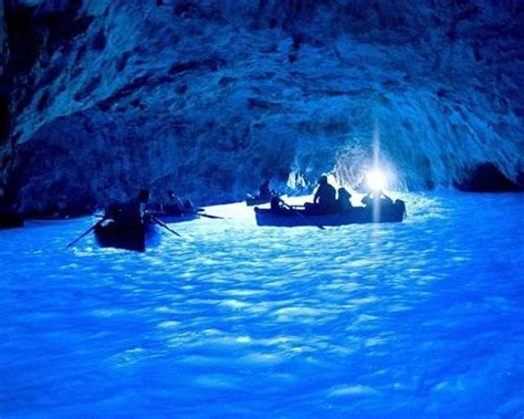 The Blue Grotto Capri Italy 7 Cool Caves For Cave Divers