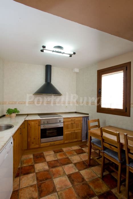 La casa dispone salón comedor,cocina,dos bañ. Casa Rural La Ciguena - Casa Rural en Uruñuela