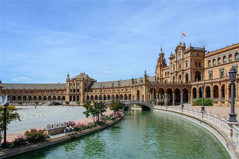 El Ayuntamiento De Sevilla Cobrará Una Entrada A Los Turistas Para