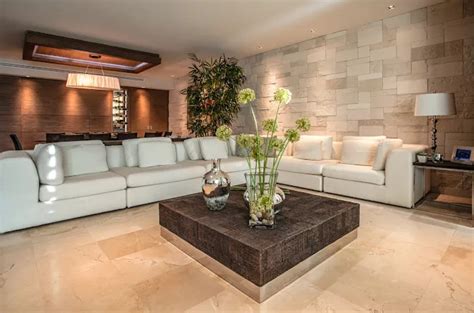 Paredes, huecos, barandillas, escalones, entra y descubre estas 30 escaleras decoradas con mucho estilo. 10 Revestimientos en piedra para hacer lucir tus paredes ...