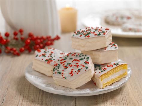 Little debbie christmas treecakes recipe / people are turning little debbie christmas tree cakes into dip allrecipes : 1000+ images about Little Debbie Christmas Treats on ...