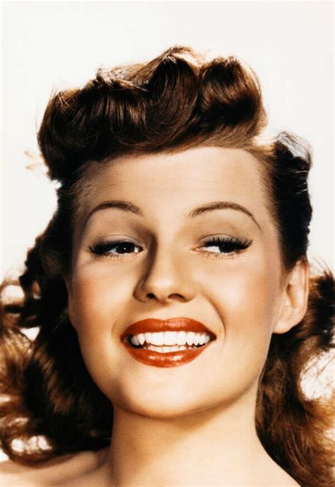 Rita Hayworth 32 Iconic Photos Of The 1940s Femme Fatale