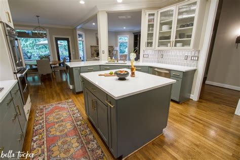 5 105 просмотров 5,1 тыс. upper-cabinets-worldly-gray - Bella Tucker