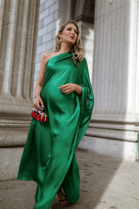 If you're going to a black tie wedding, stick to a midi or maxi length dress for maximum elegance. fall-wedding-guest-dress-jewel-tone-emerald-green-gown16 ...