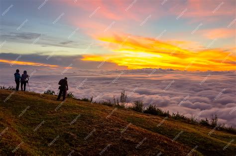 Premium Photo Beautiful Sunrise And Mist At Phu Tubberk Phetchabun