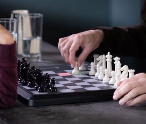 Chessup Smart Chess Board Stuff Detective