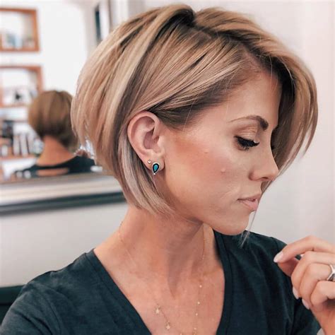 This cropped cut is timeless whether you have fine or textured hair. Short Haircuts for Women 2020 - 15+ » Short Haircuts Models