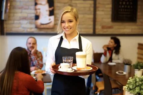 4 Ways To Recognize National Waitstaff Day