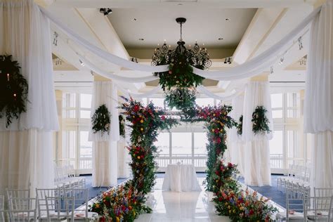 21 Amazing Wedding Arch Altar And Backdrop Ideas For Your Ceremony