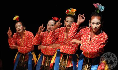 Tarian Tradisional Cirebon Jawa Barat Pesona Wisata Indonesia
