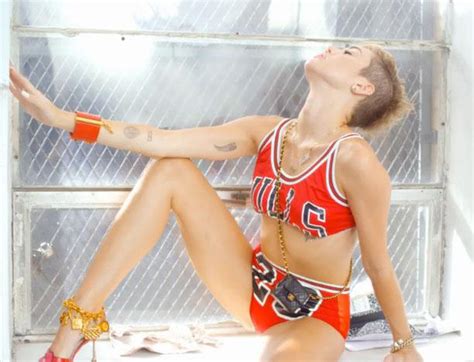 Sexual Poses Miley Cyrus Does In The Music Video For