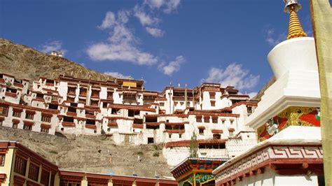 70 años de la ocupación china del tíbet: Emisión en directo de Fundacío Casa del Tibet - YouTube