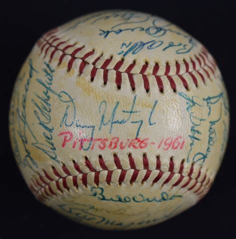 Lot Detail Pittsburgh Pirates 1961 Team Signed Baseball Wroberto