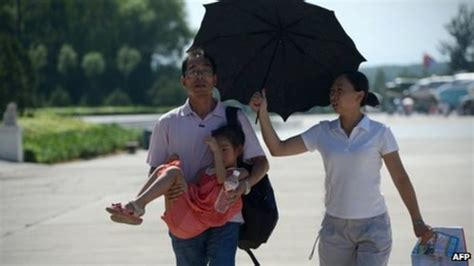 China Issues Heat Alert As Hottest July Hits Shanghai Bbc News