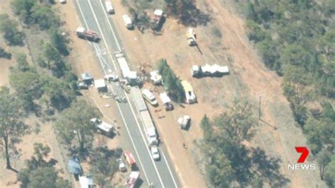 Two Dead 10 Hurt Newell Highway Closed After Truck Crash North Of