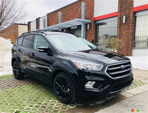 This is a complete guide of standard and optional equipment on the 2020 ford escape se sport hybrid. Review of the 2018 Ford Escape Titanium | Car Reviews ...