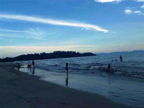 Wisata padang terkenal dengan wisata bahari nan indah. Objek Wisata Pantai Pandan di Kabupaten Tapanuli Tengah ...