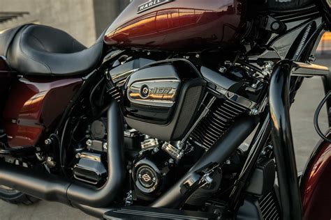 Learn what makes the cvo (custom vehicle operations) package premium above the. 2018 Harley-Davidson Street Glide Special Motorcycle UAE's ...
