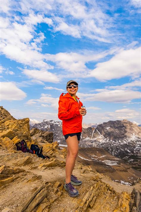 best hiking clothes for women hiking outfit ideas
